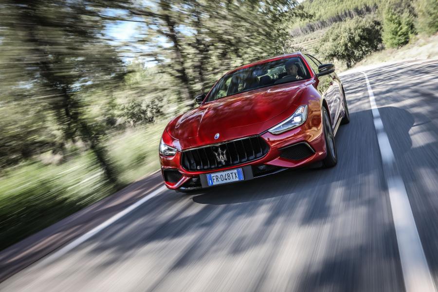  Maserati Ghibli S Q4 GranSport Nerissimo Pack 2018 года  (фото 13 из 18)